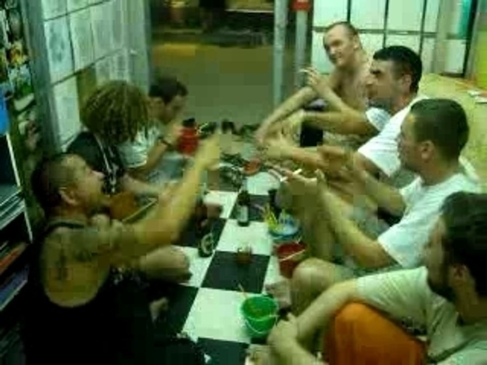 FULL MOON PARTY DELIRE CHEZ LE TATOUEUR 2