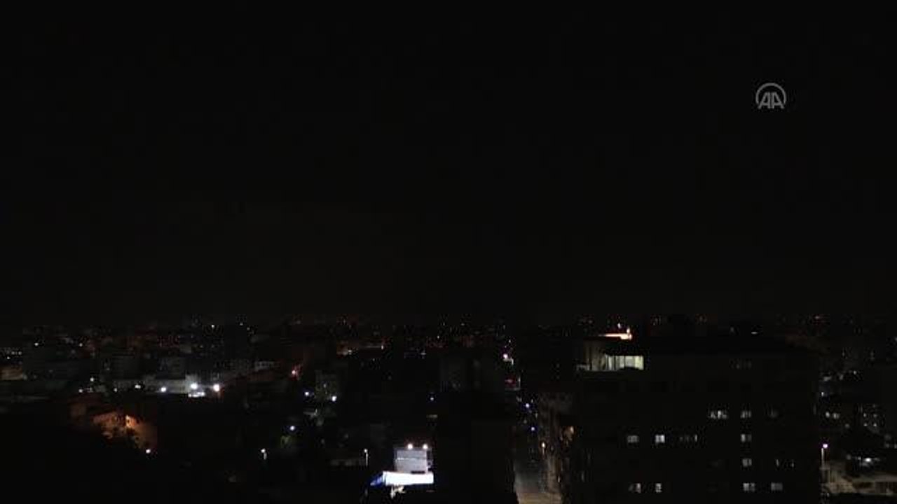 İsrail Gazze'ye yeni saldırı düzenledi, Hamas Tel Aviv'e 130 roket attı