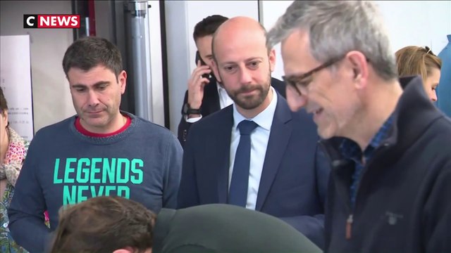 Elections départementales : l'affiche de la discorde