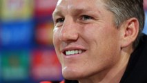 Schweinsteiger lächelt Van-Gaal-Kritik weg