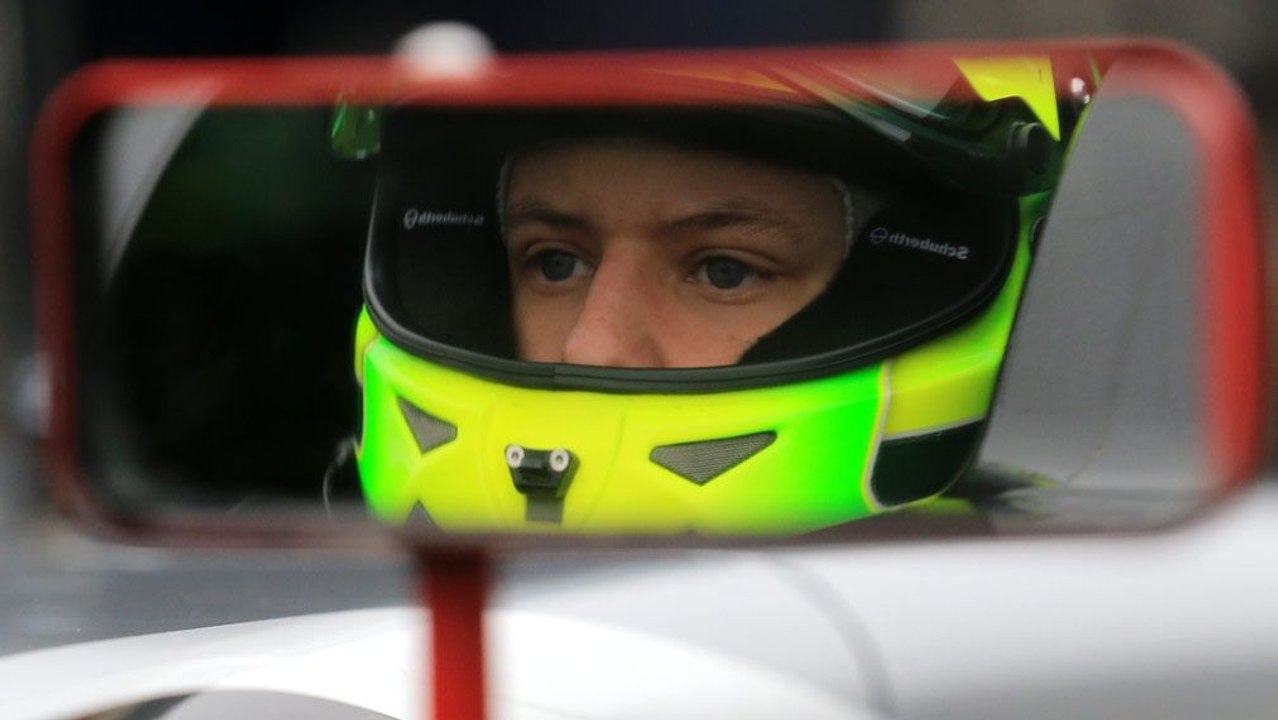 Auf den Spuren des Vaters: Mick Schumachers Premiere im Formelsport