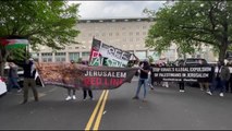 Son dakika haberleri... WASHINGTON -  ABD Dışişleri Bakanlığı önünde İsrail'in Mescid-i Aksa'ya ve Filistinlilere yönelik saldırıları protesto edildi