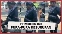 Pemudik Naik Motor Pura-Pura Kesurupan saat Diputar Balik