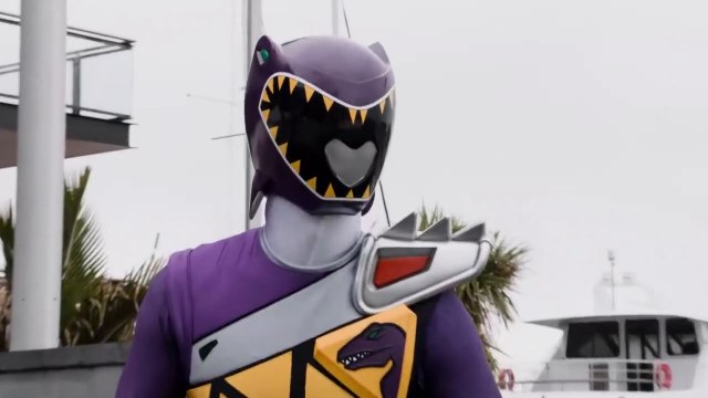 The Rangers Meet the Original Purple Ranger - Power Rangers Dino Charge