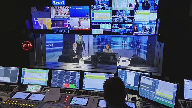 Julien Courbet : Je suis un peu le spécialiste des conflits de voisinage (Canteloup)