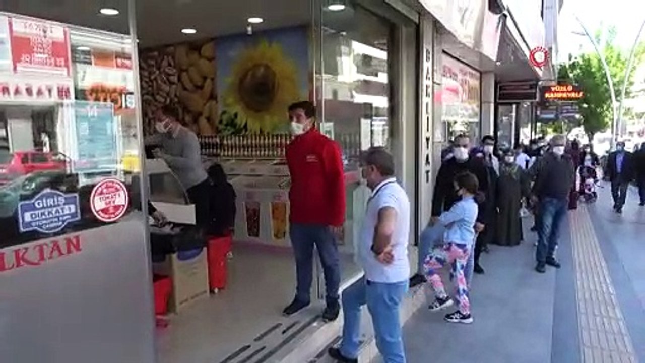 Tam kapanmada kuruyemiş kuyruğu