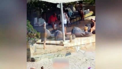 Saba Tümer deniz sezonunu açtı - Bikinili halini görenler inanamadı