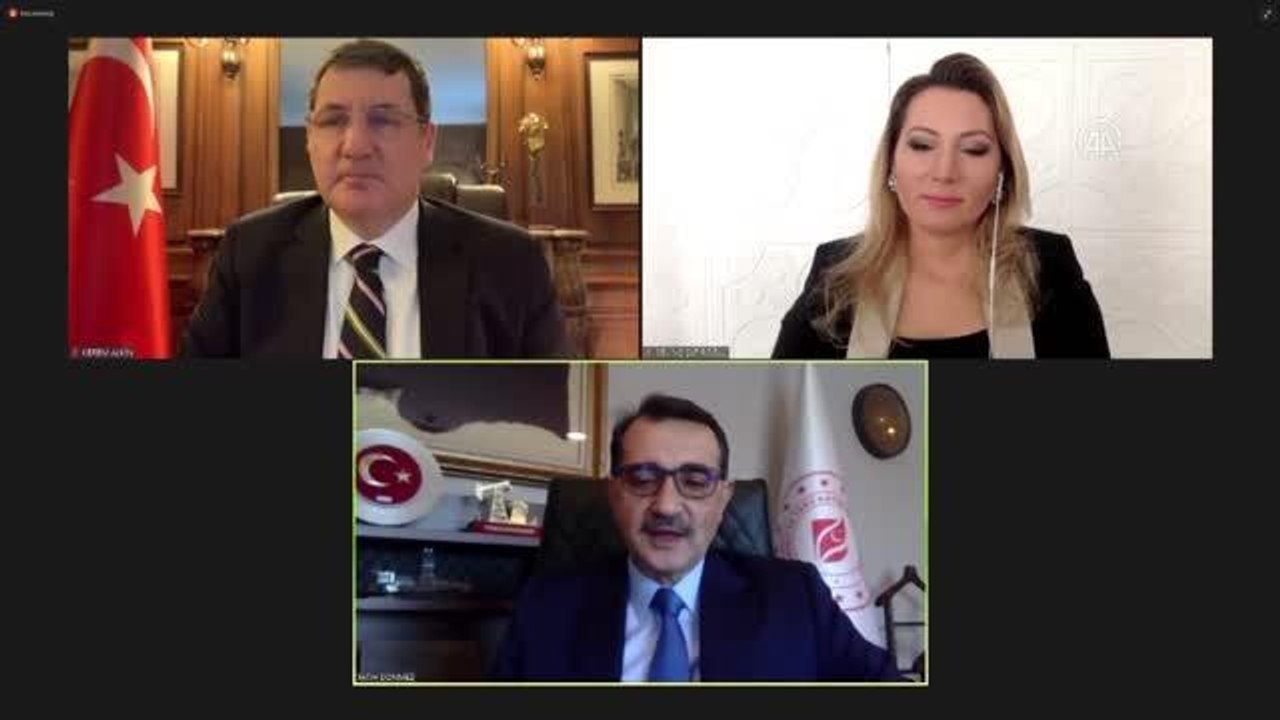 Dönmez: "Bugün, kurulu gücümüzün yüzde 52,3'lük kısmı yenilenebilir enerji kaynaklı"