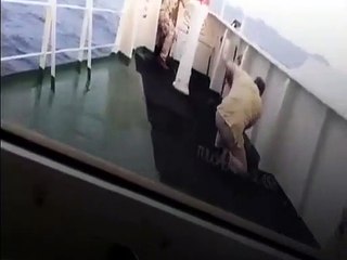 Türk gemisine korsan saldırısından çatışma anları!