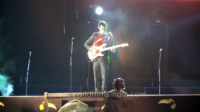 Mhaseve Tetseo plays Jana Gana Mana on the guitar