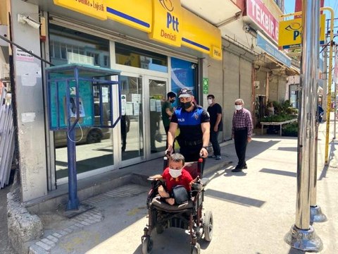 Polis engelleri aşıp yüzleri güldürdü