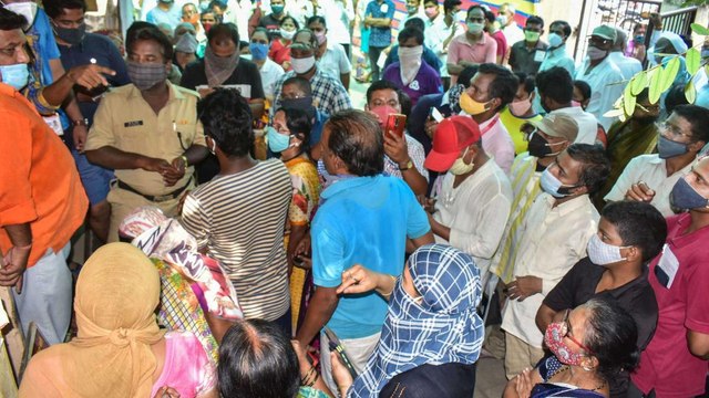 Cities run out of vaccine, urban people rush to villages