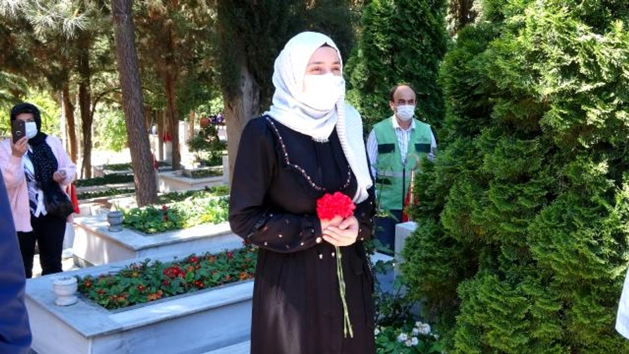 - Şehitliklerde buruk bayram arifesi