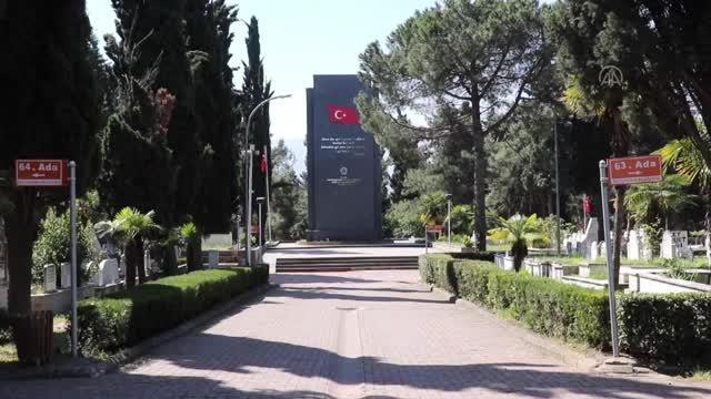 Kısıtlamadan muaf tutulan şehit yakınları kabristan ziyaretinde bulundu