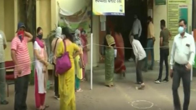 Social distancing norms flouted at vaccination centre in MP