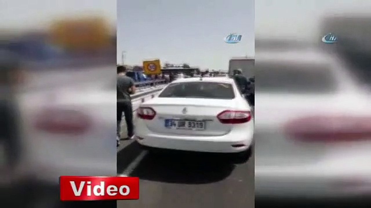 Köylüler yolu trafiğe kapattı! Bakın neden...