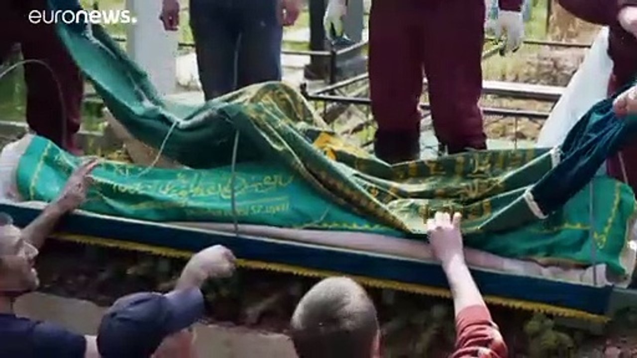 Nach tödlichen Schüssen in Schule: Trauer in Kasan