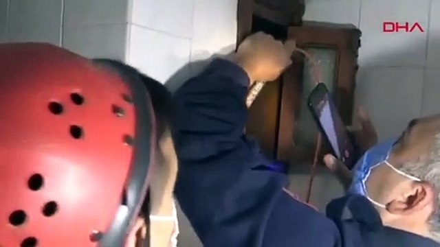 Martı kurtarma ‘operasyonu’: Ev sahibi duvarın delinmesine izin vermeyince fayans söküldü