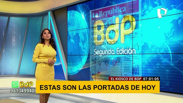 Claudia Chiroque leyendo las portadas del día en el Kiosko de Buenos Dias Peru