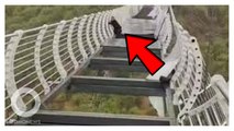 Ngeri! Turis Terjebak di Jembatan Kaca Rusak Setinggi 100 m - TomoNews
