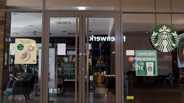 10 Starbucks Drinks That Have Less Than 10 Grams of Sugar