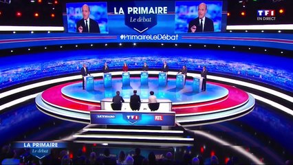 Débat des primaires : premiers échanges entre Juppé et Sarkozy