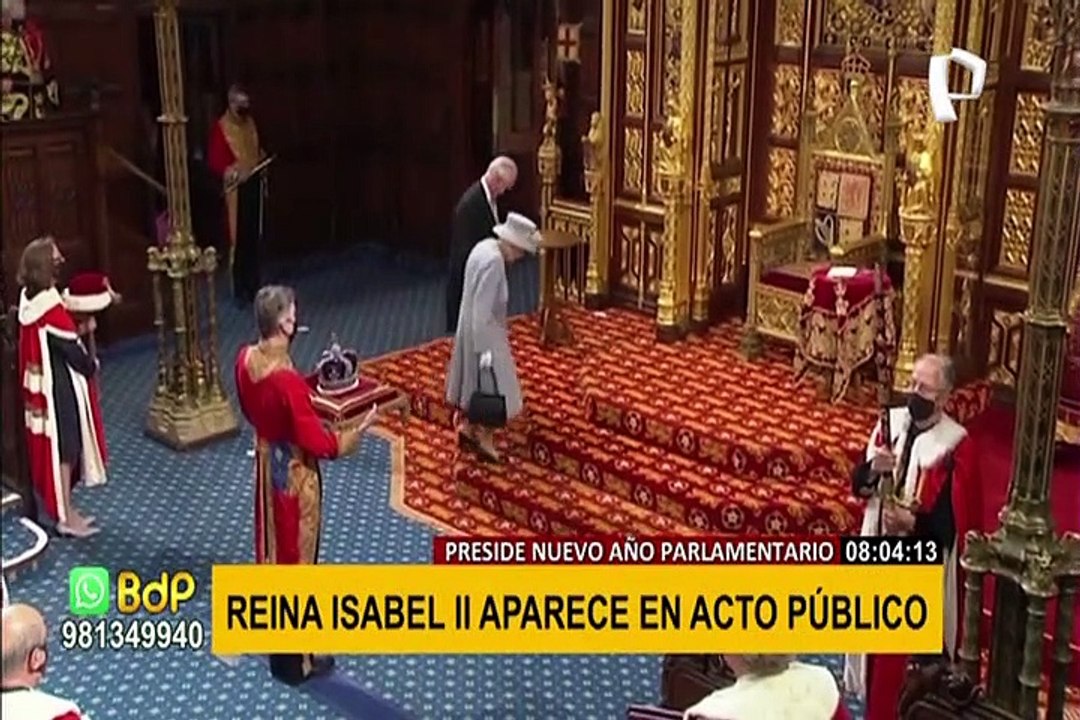 Reina Isabel II reaparece en acto público