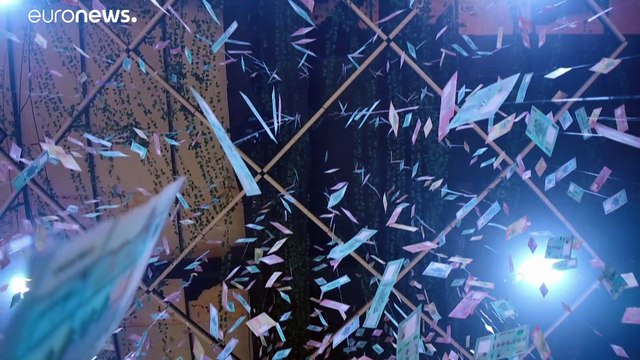 Artistas homenageiam vítimas de Beirute