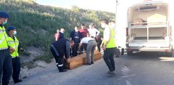 Son dakika haberleri: Kuzey Marmara Otoyolu'nda virajı alamayan tır devrildi: 1 ölü