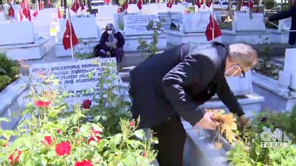 Şehitliklerde hüzün var