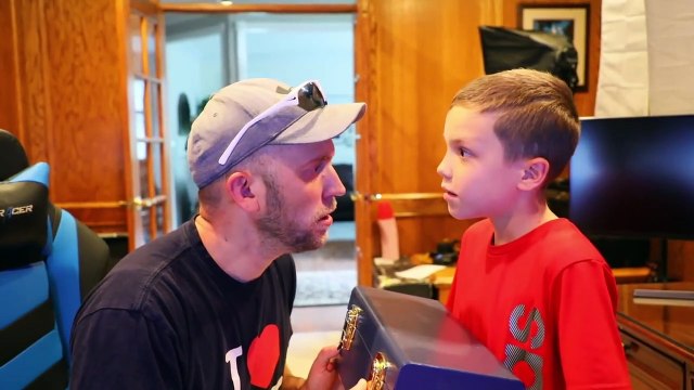 Piggy Attacks Payback Time Squad At The Circus! Treasure Hunters Find Piggy'S Secret In Roblox!