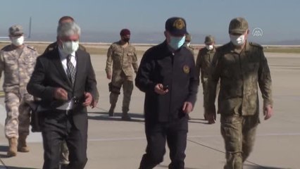 Milli Savunma Bakanı Akar, Bahar Kalkanı Harekat Bölgesi Sektör Komutanlığında düzenlenen toplantıda konuştu