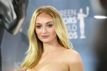 Sophie Turner Called Out Paparazzi for Photographing Her Daughter Without Permission
