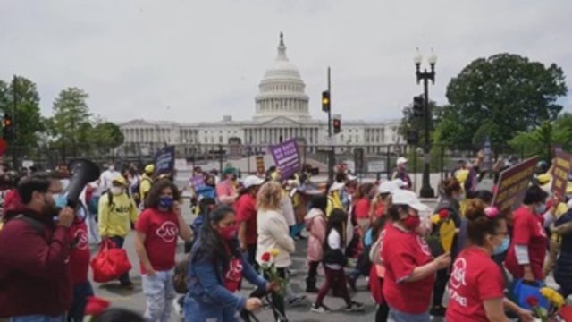 Piden legalización de 5,2 millones de migrantes, trabajadores esenciales