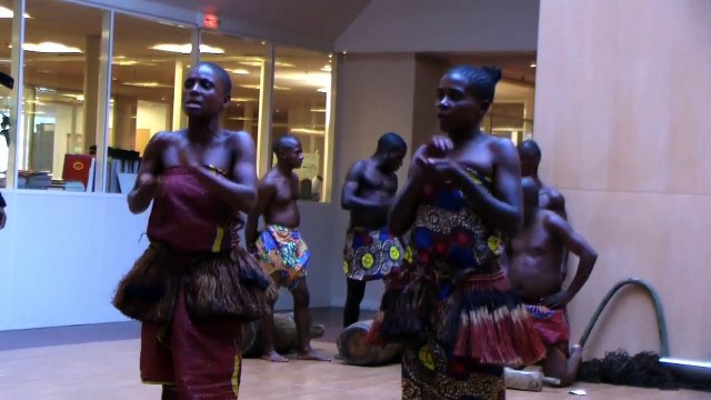 Des Pygmées aka envahissent Le Point