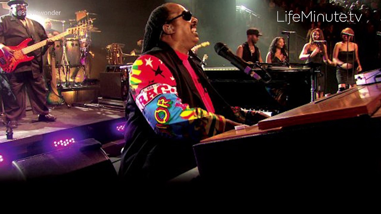 Josh Kelley on New Unplugged Album and Life at Home with Wife Katherine Heigl and Their Three Kids