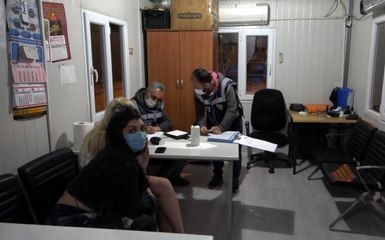 Ticari takside izin belgesiz yakalandılar, cezadan kaçamadılar