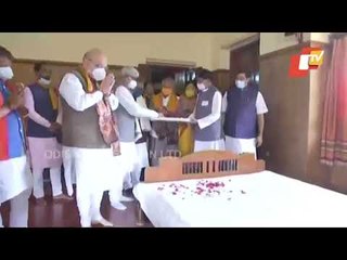 Amit Shah Pays Tribute To Rabindranath Tagore At Bisva Bharti University