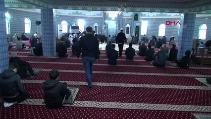 Tokat'ta sosyal mesafeli bayram namazı