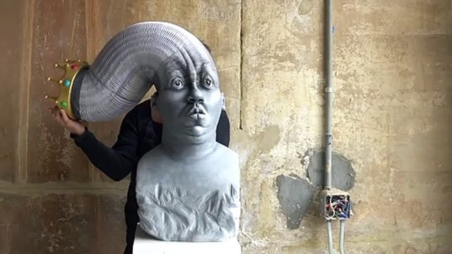 Görenleri şaşkına çeviren 'Kağıttan Heykel'