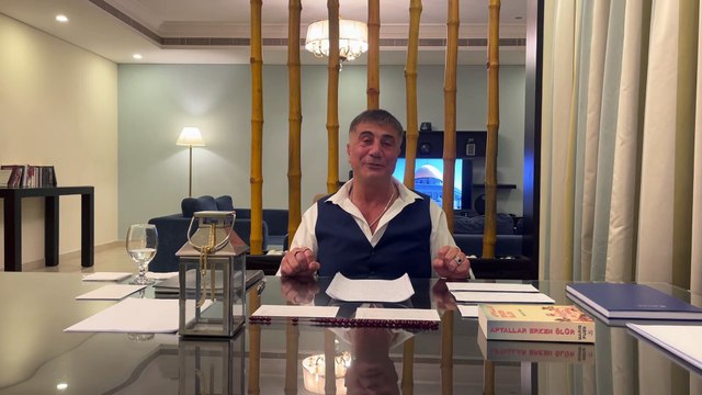 Sedat Peker'den dördüncü video: Koruma polisimi sen vermedin mi Süleyman Soylu; temiz Süleyman'ın istifa olayı var ya, bir gün önce robot hesaplardan tweetler hazırlandı!