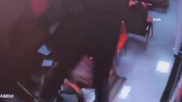 Tavan delindi, 3 metreden zemine böyle düştü