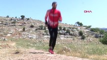 SPOR Madalyalı maratoncu Mardin'in merdivenli sokaklarında antrenman yapıyor