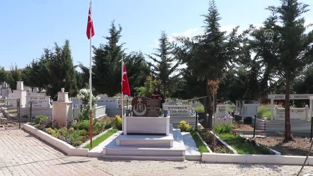 Son dakika haberleri | Kısıtlamadan muaf tutulan şehit yakınları kabristan ziyaretinde bulundu