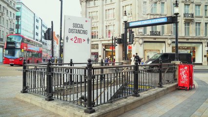 Covid-19 : Boris Johnson promet une "enquête indépendante"