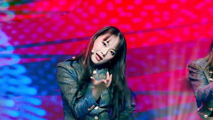 '핫이슈'의 격렬 퍼포먼스! '그라타타 (GRATATA)' 무대