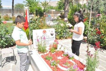 Son dakika gündem: DİYARBAKIR'DAKİ HAVA ŞEHİTLİĞİ'NDE HÜZÜNLÜ BAYRAM