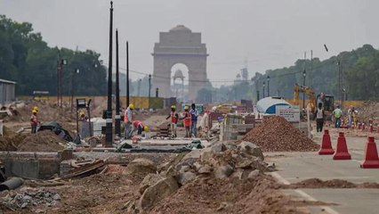 Stop Central Vista work, opposition leaders to center