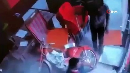 Tavan delindi, 3 metreden zemine böyle düştü