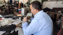 Kayseri'de ürettiği ayakkabıları Türkiye'nin dört bir yanına satıyor